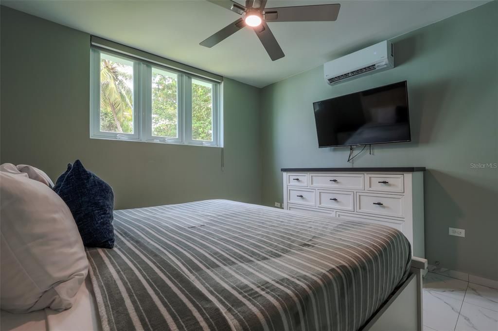 На продажу: $389,000 (1 спален, 1 ванн, 785 Квадратных фут)