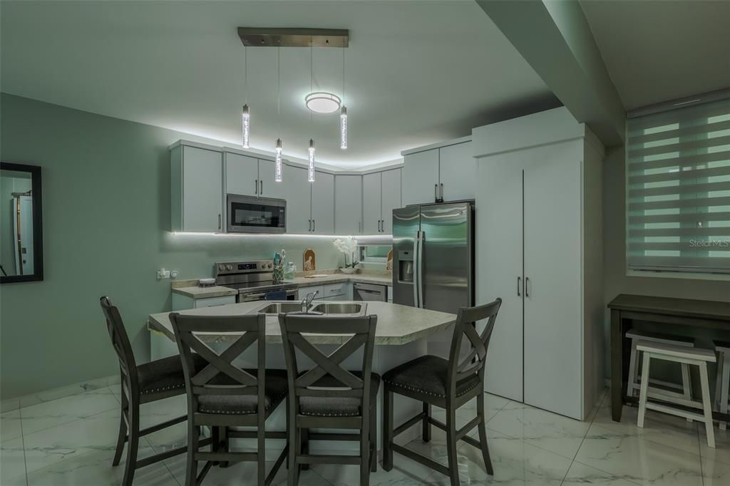 На продажу: $389,000 (1 спален, 1 ванн, 785 Квадратных фут)