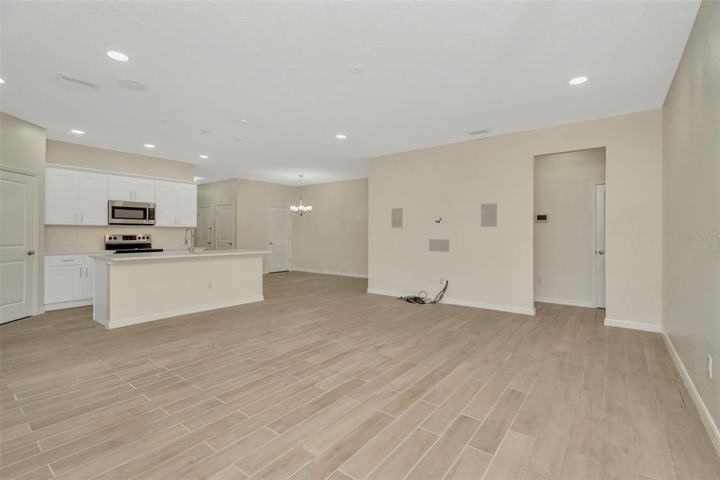 For Sale: $600,000 (5 beds, 3 baths, 2237 Square Feet)