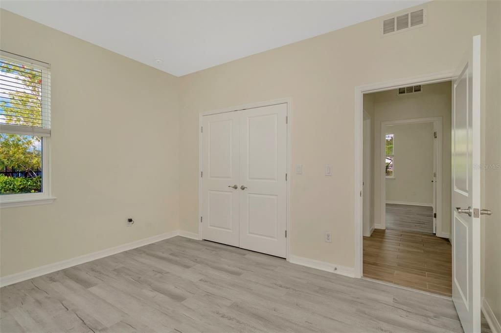 For Sale: $600,000 (5 beds, 3 baths, 2237 Square Feet)