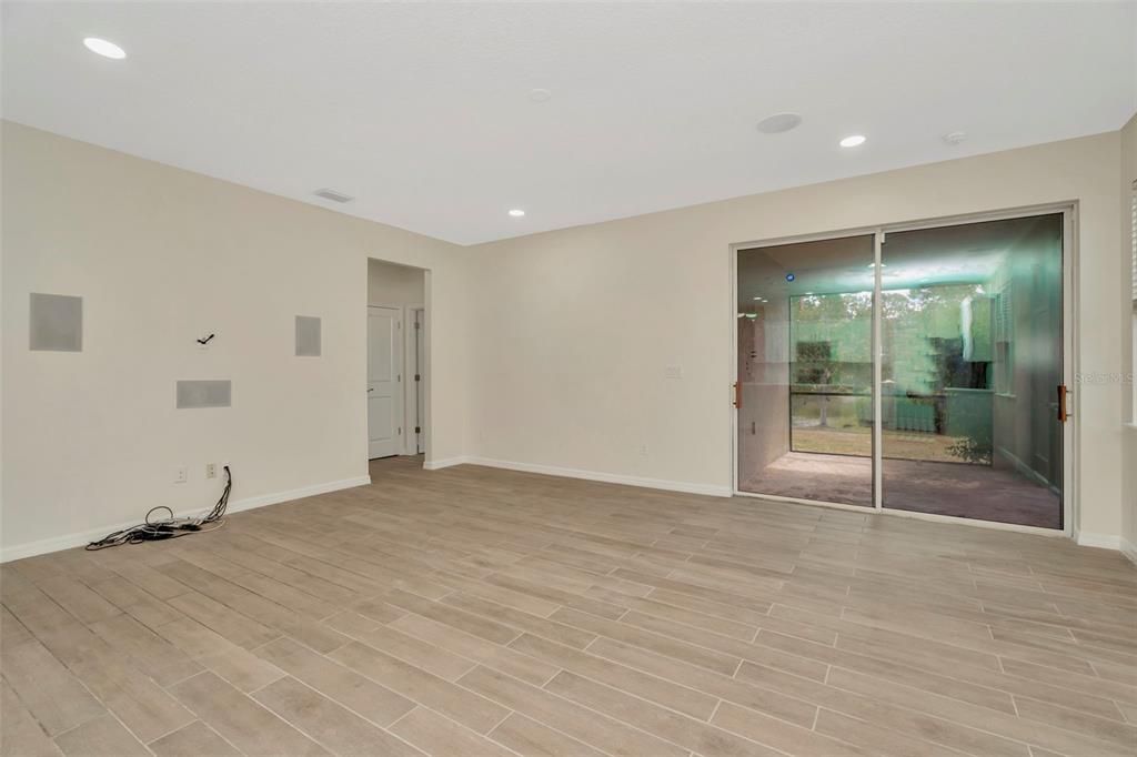 For Sale: $600,000 (5 beds, 3 baths, 2237 Square Feet)