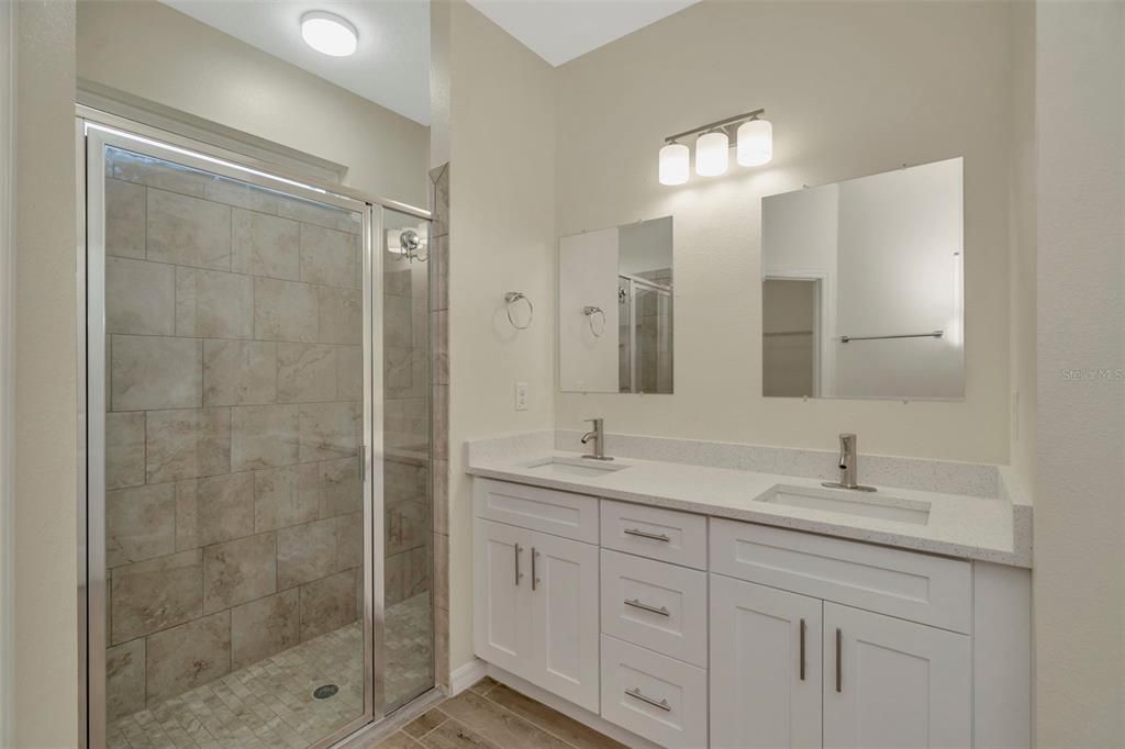 For Sale: $600,000 (5 beds, 3 baths, 2237 Square Feet)