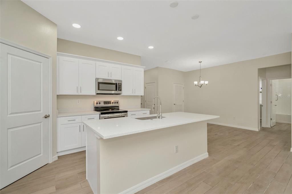 For Sale: $600,000 (5 beds, 3 baths, 2237 Square Feet)