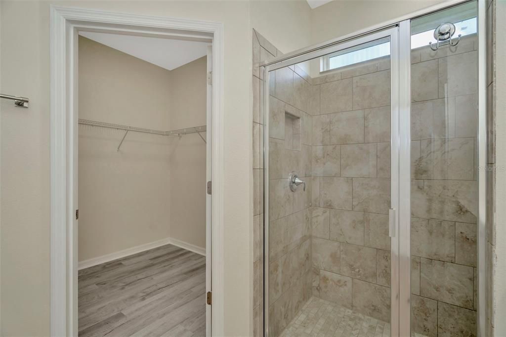 For Sale: $600,000 (5 beds, 3 baths, 2237 Square Feet)