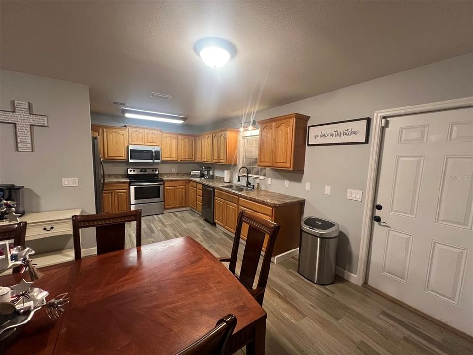 For Sale: $274,900 (3 beds, 2 baths, 1680 Square Feet)