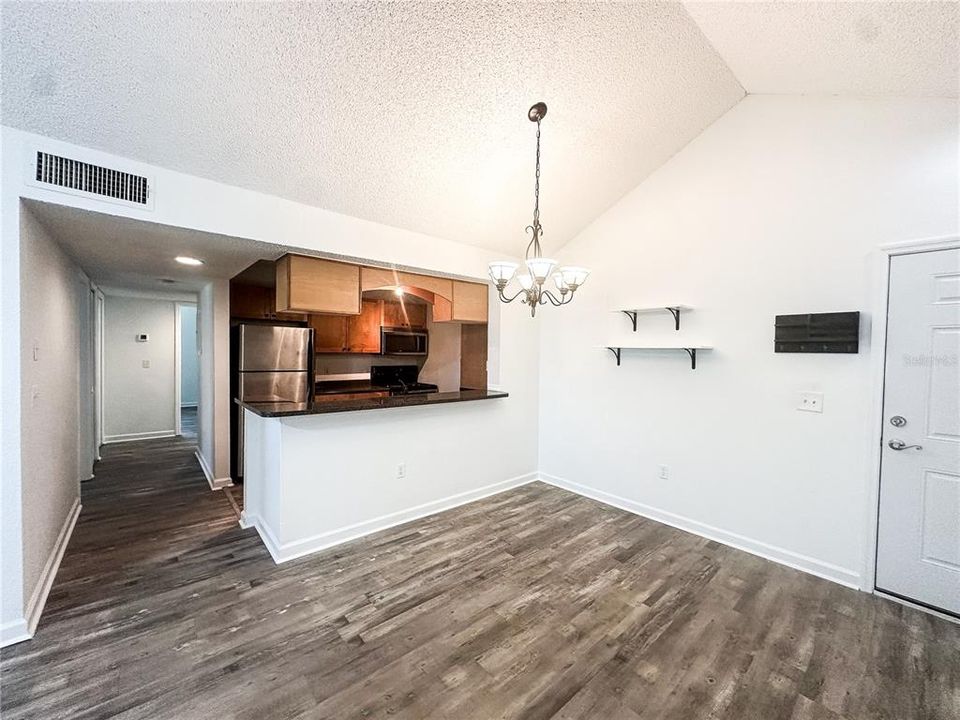 For Rent: $1,600 (2 beds, 2 baths, 900 Square Feet)