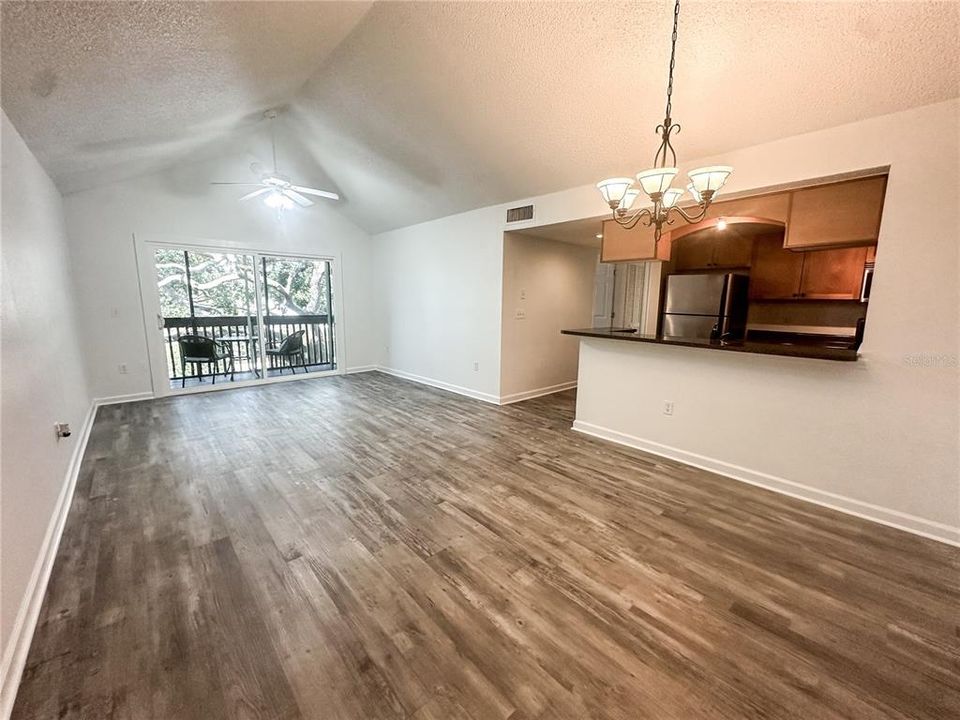 For Rent: $1,600 (2 beds, 2 baths, 900 Square Feet)