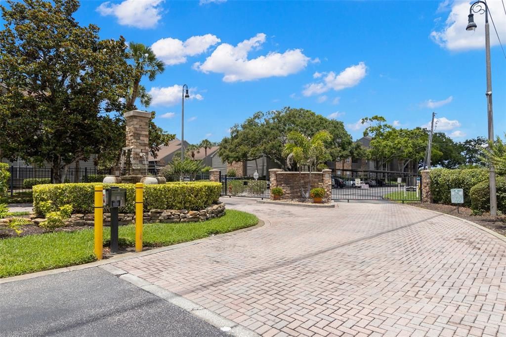 For Rent: $1,600 (2 beds, 2 baths, 900 Square Feet)