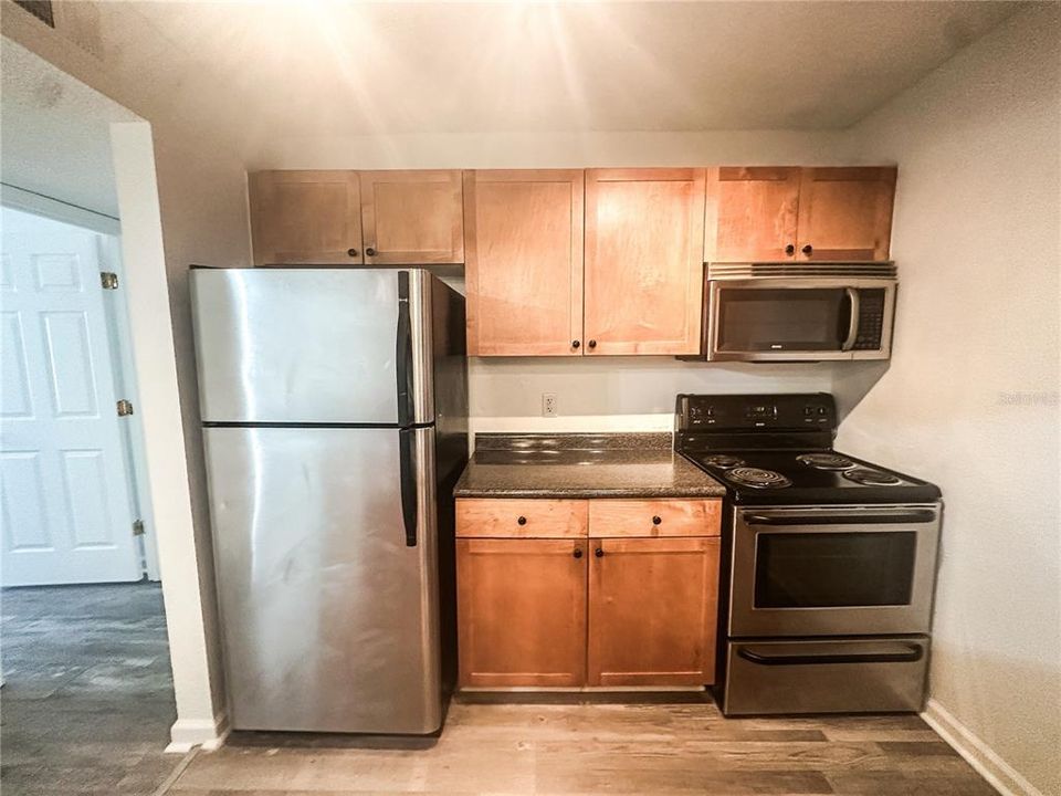 For Rent: $1,600 (2 beds, 2 baths, 900 Square Feet)