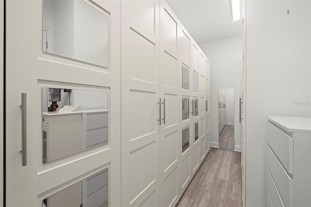 For Sale: $699,900 (4 beds, 3 baths, 3100 Square Feet)