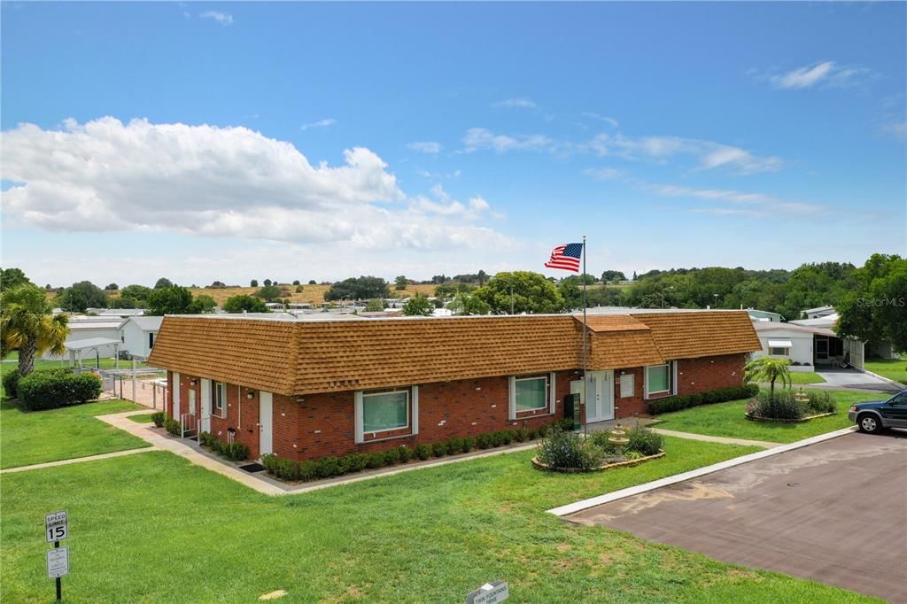 待售: $89,900 (2 贝兹, 2 浴室, 840 平方英尺)