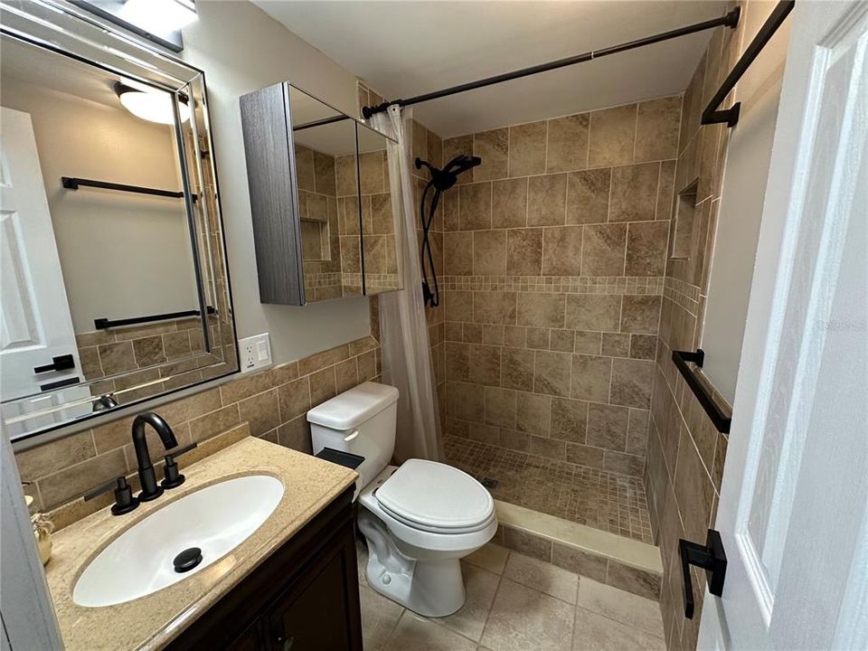 Active With Contract: $285,000 (3 beds, 2 baths, 1307 Square Feet)