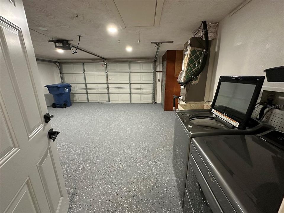 Active With Contract: $285,000 (3 beds, 2 baths, 1307 Square Feet)