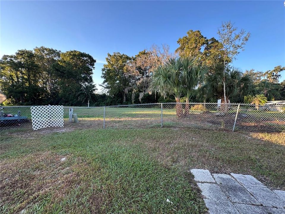 Active With Contract: $285,000 (3 beds, 2 baths, 1307 Square Feet)