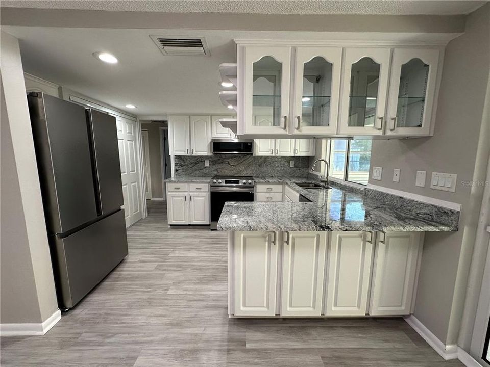 Active With Contract: $285,000 (3 beds, 2 baths, 1307 Square Feet)