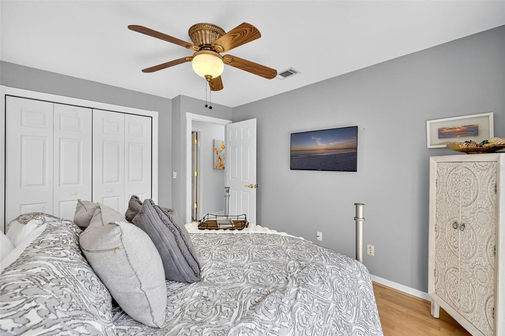 For Sale: $479,900 (3 beds, 2 baths, 2137 Square Feet)