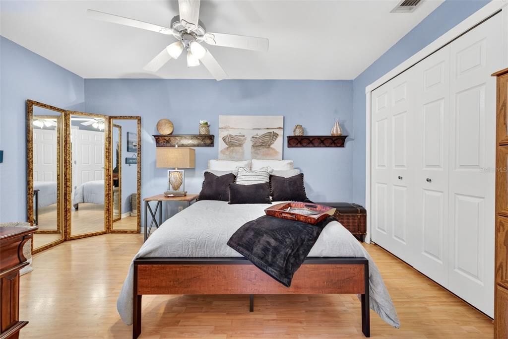 For Sale: $479,900 (3 beds, 2 baths, 2137 Square Feet)