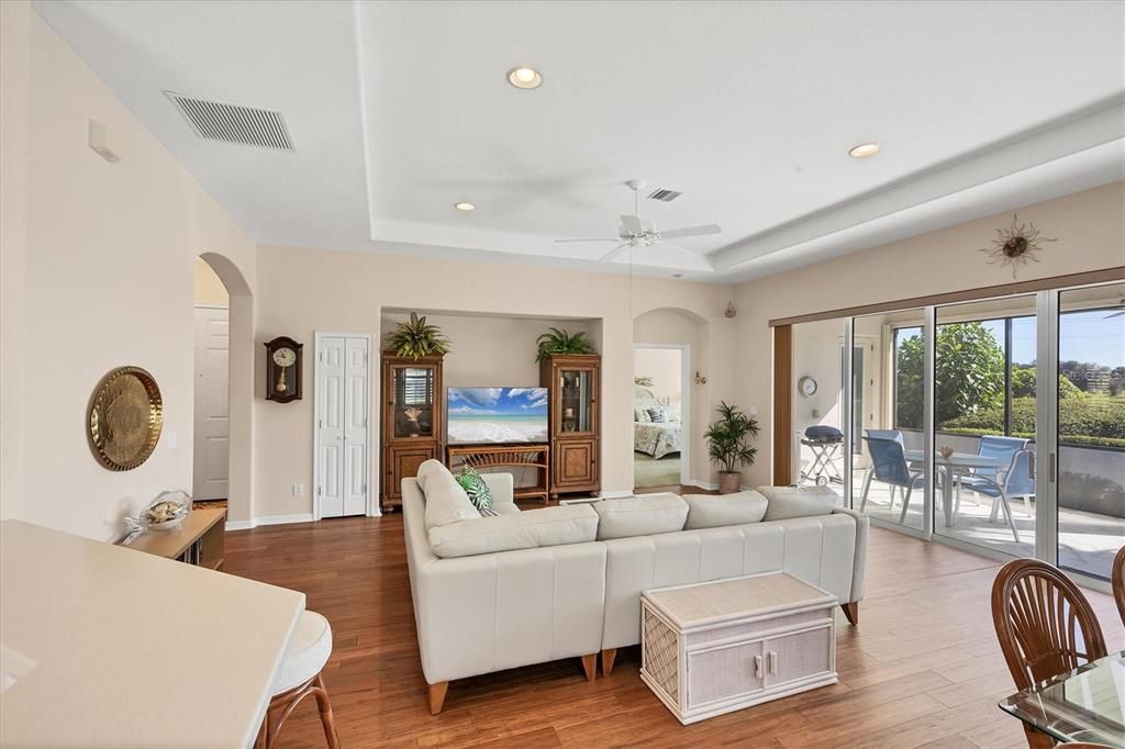 For Sale: $415,000 (3 beds, 2 baths, 1621 Square Feet)