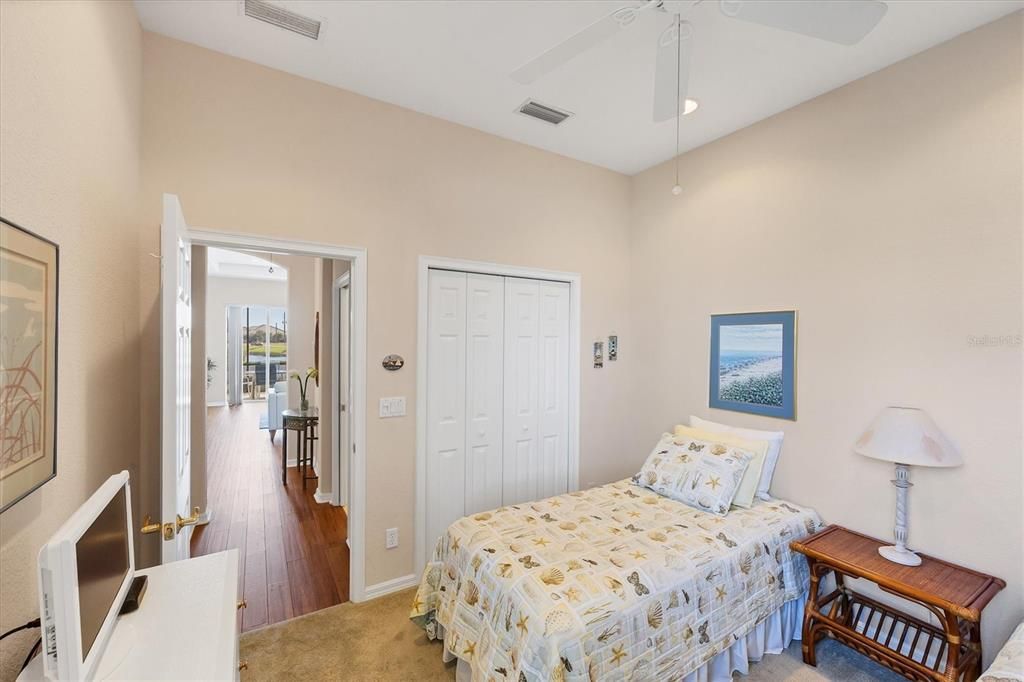 For Sale: $415,000 (3 beds, 2 baths, 1621 Square Feet)