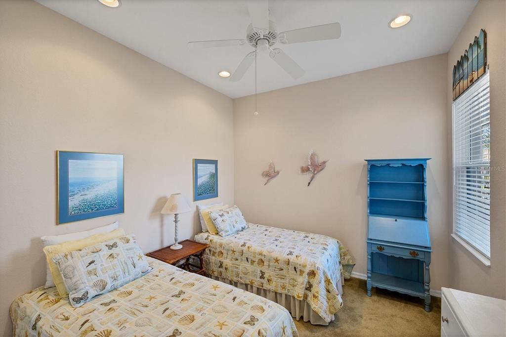 For Sale: $415,000 (3 beds, 2 baths, 1621 Square Feet)