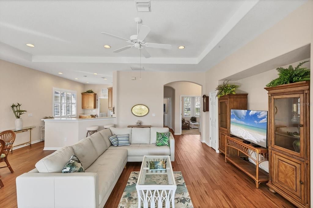 For Sale: $415,000 (3 beds, 2 baths, 1621 Square Feet)