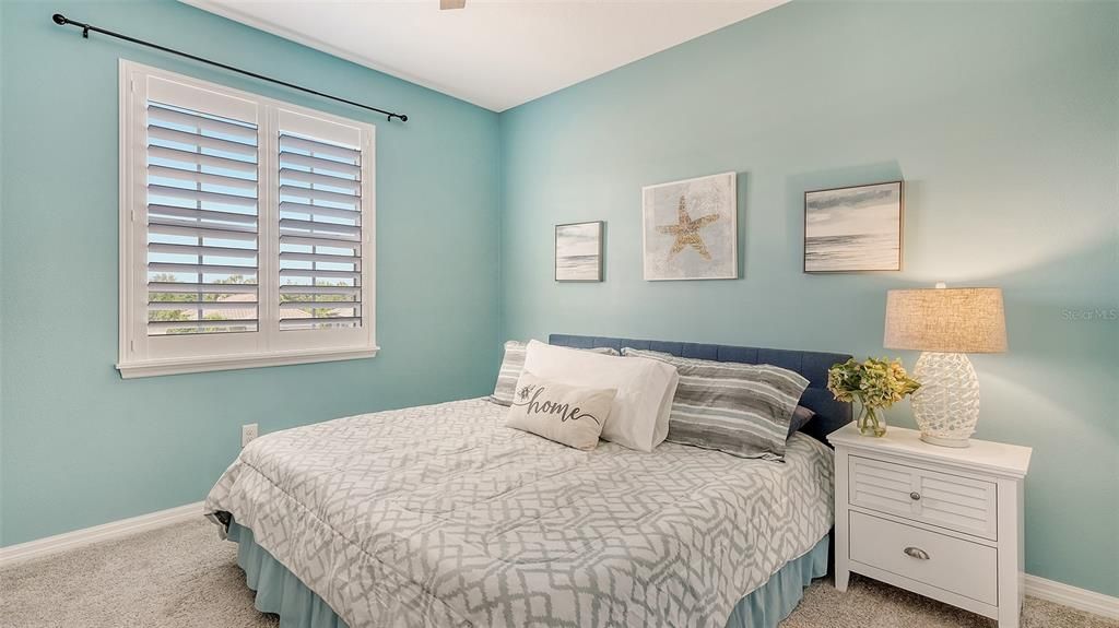 合同活跃: $365,000 (2 贝兹, 2 浴室, 1528 平方英尺)