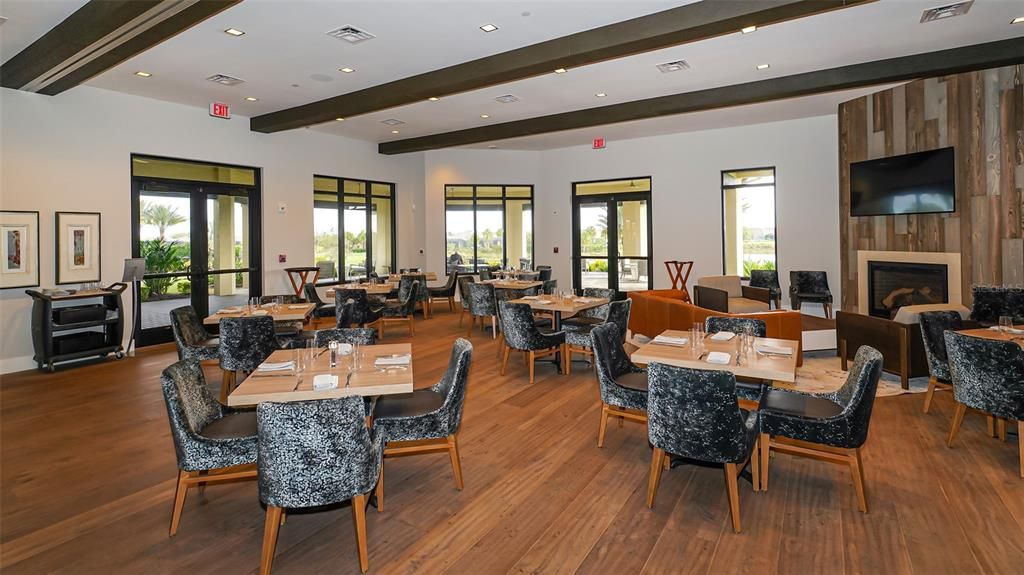 合同活跃: $365,000 (2 贝兹, 2 浴室, 1528 平方英尺)