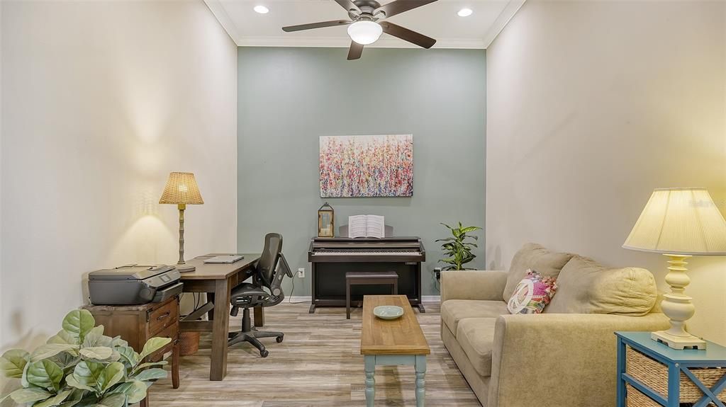 合同活跃: $365,000 (2 贝兹, 2 浴室, 1528 平方英尺)