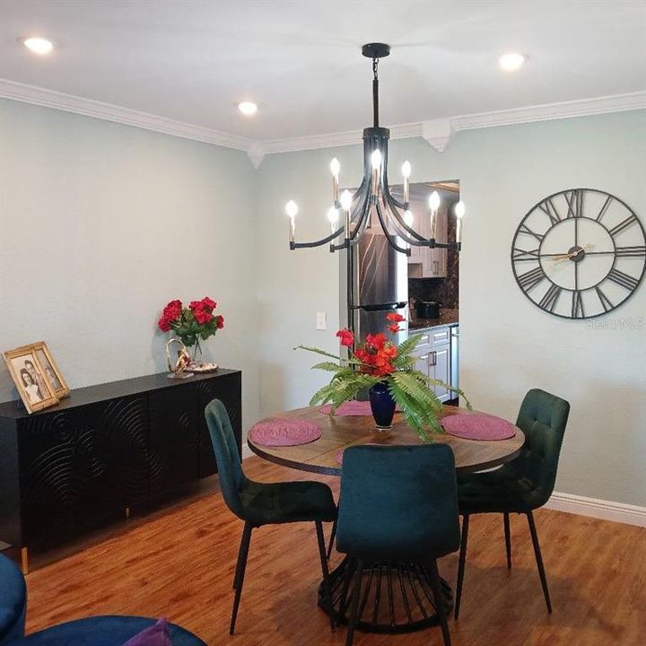 For Sale: $149,999 (2 beds, 2 baths, 910 Square Feet)