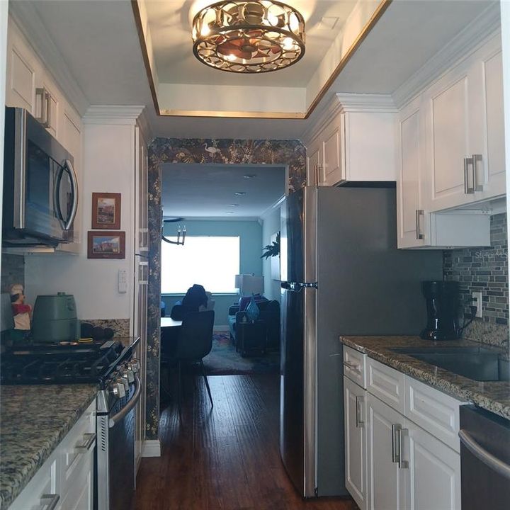 For Sale: $149,999 (2 beds, 2 baths, 910 Square Feet)