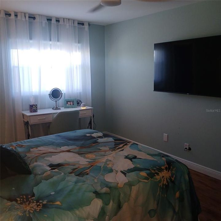 For Sale: $149,999 (2 beds, 2 baths, 910 Square Feet)