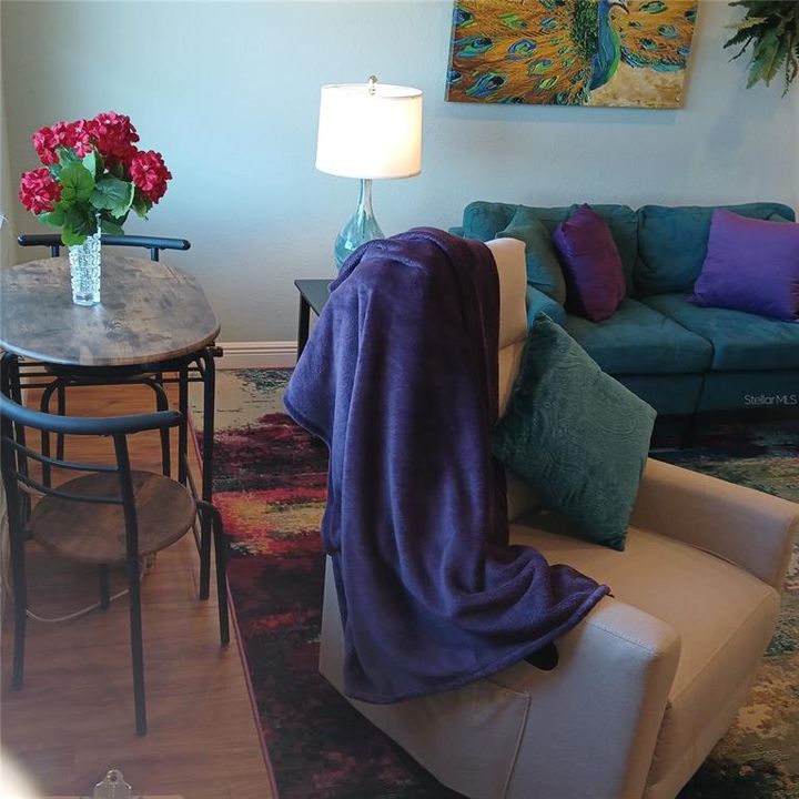 For Sale: $149,999 (2 beds, 2 baths, 910 Square Feet)