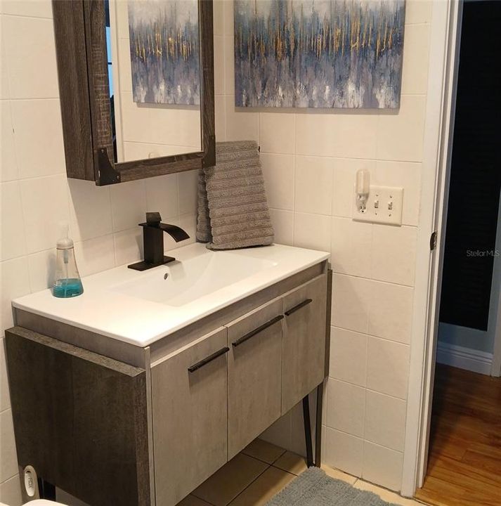 For Sale: $149,999 (2 beds, 2 baths, 910 Square Feet)