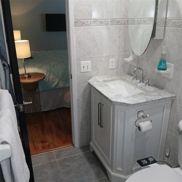 For Sale: $149,999 (2 beds, 2 baths, 910 Square Feet)