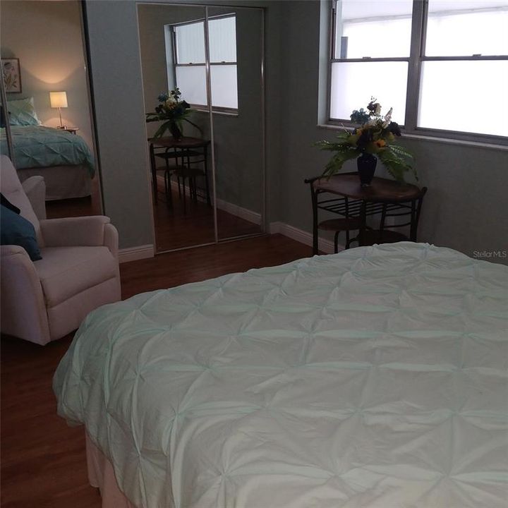 For Sale: $149,999 (2 beds, 2 baths, 910 Square Feet)