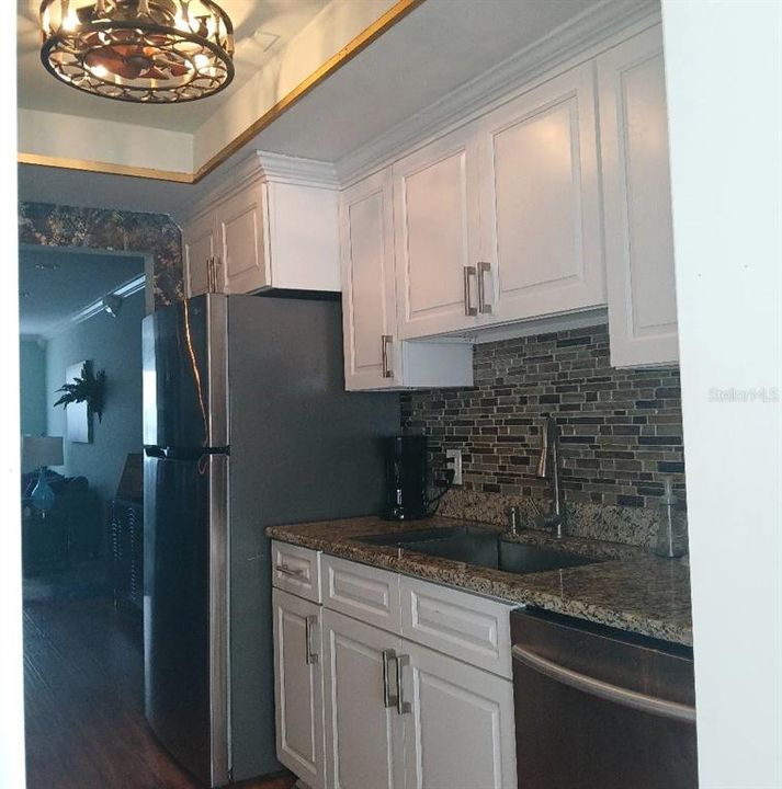 For Sale: $149,999 (2 beds, 2 baths, 910 Square Feet)