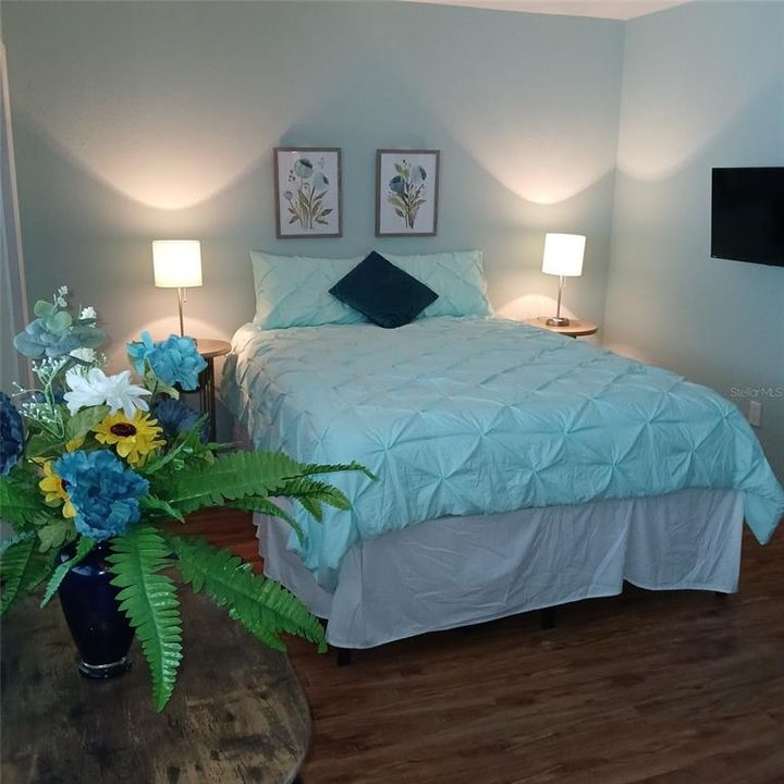 For Sale: $149,999 (2 beds, 2 baths, 910 Square Feet)