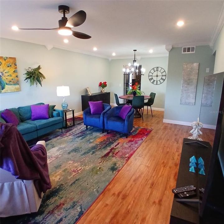 For Sale: $149,999 (2 beds, 2 baths, 910 Square Feet)