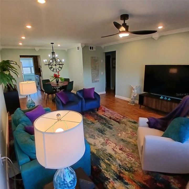 For Sale: $149,999 (2 beds, 2 baths, 910 Square Feet)