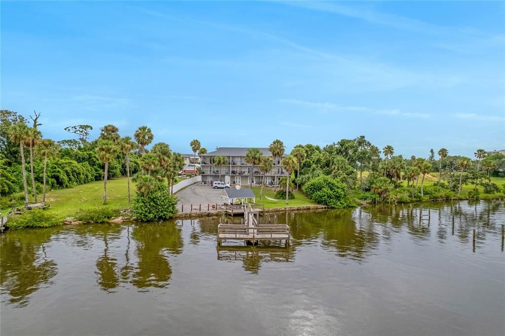 На продажу: $105,000 (2 спален, 1 ванн, 999 Квадратных фут)