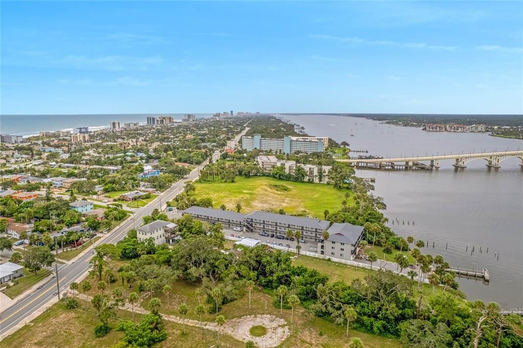 На продажу: $105,000 (2 спален, 1 ванн, 999 Квадратных фут)