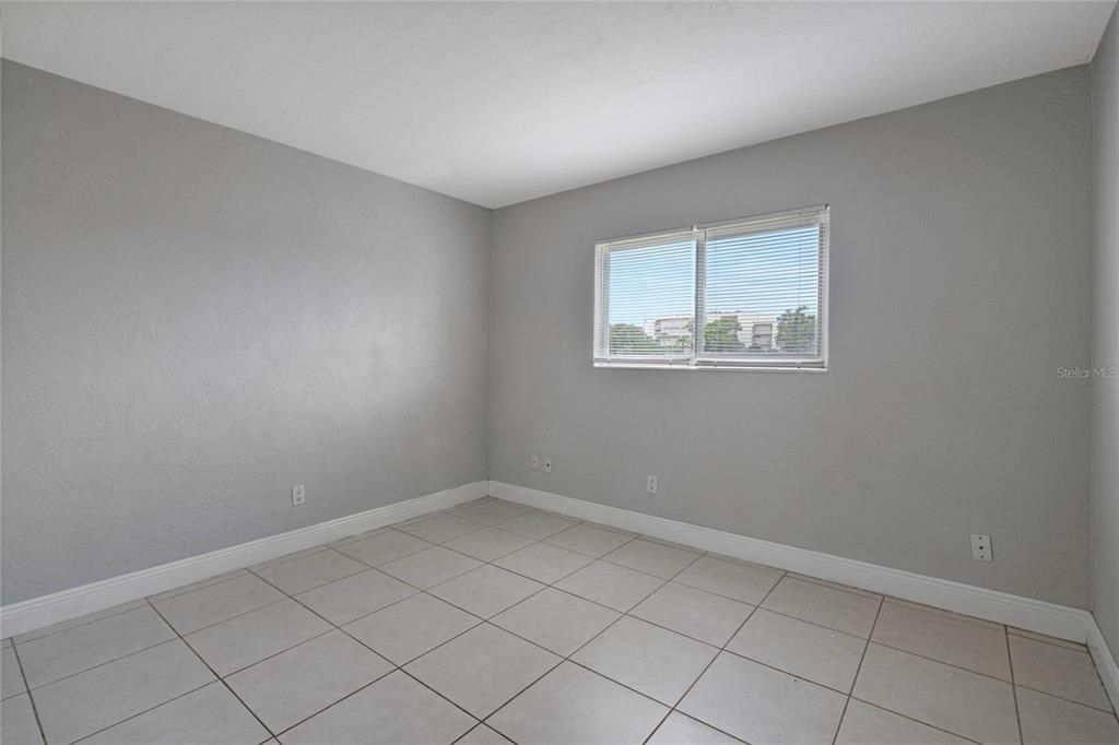 На продажу: $105,000 (2 спален, 1 ванн, 999 Квадратных фут)