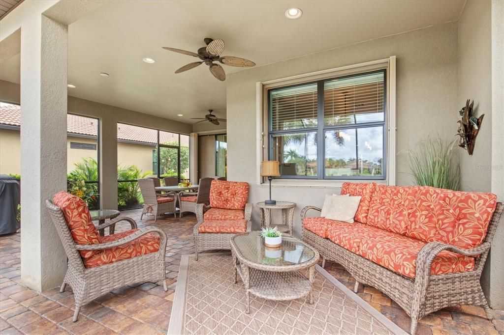 For Sale: $550,000 (2 beds, 2 baths, 1861 Square Feet)