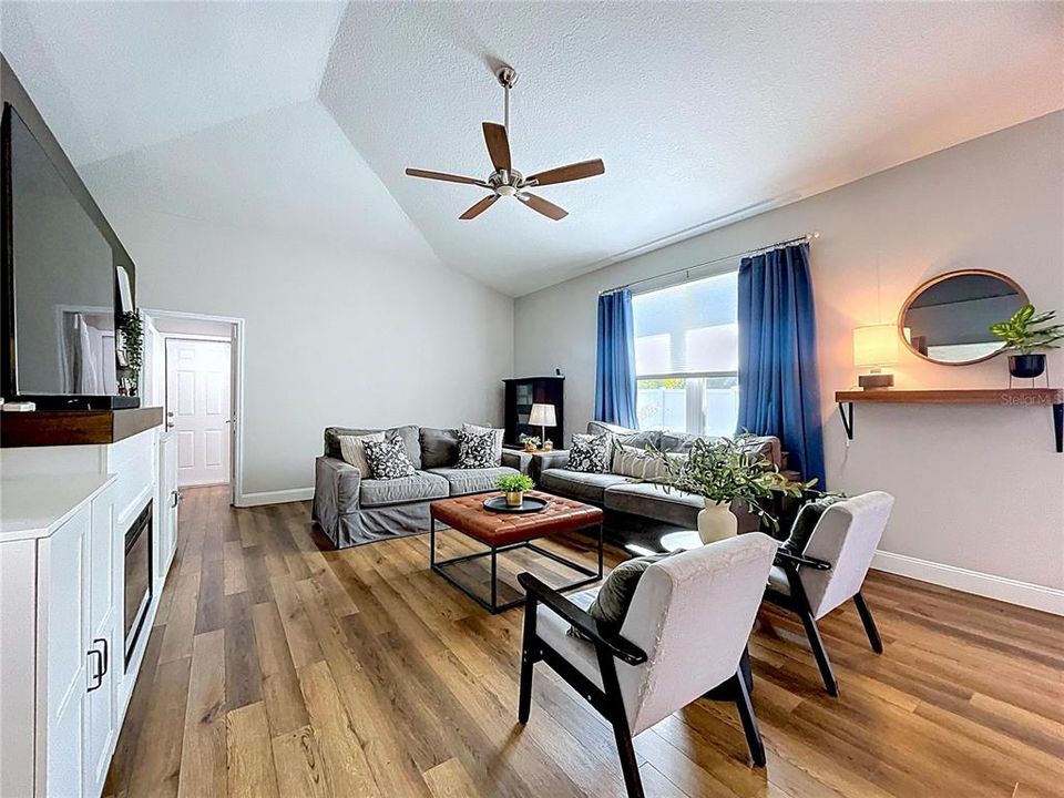 For Sale: $439,000 (4 beds, 3 baths, 2242 Square Feet)