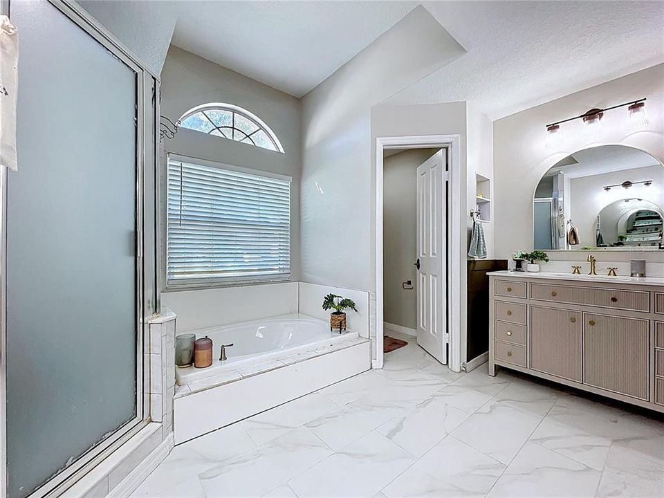 For Sale: $439,000 (4 beds, 3 baths, 2242 Square Feet)