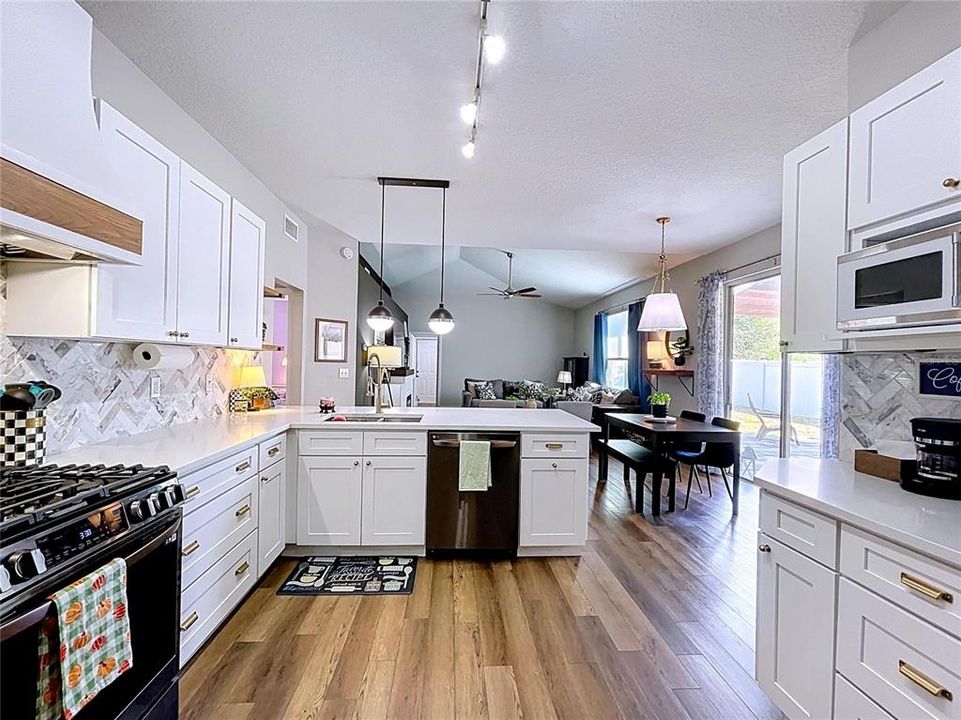 For Sale: $439,000 (4 beds, 3 baths, 2242 Square Feet)