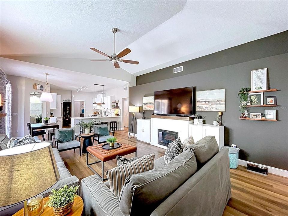 For Sale: $439,000 (4 beds, 3 baths, 2242 Square Feet)