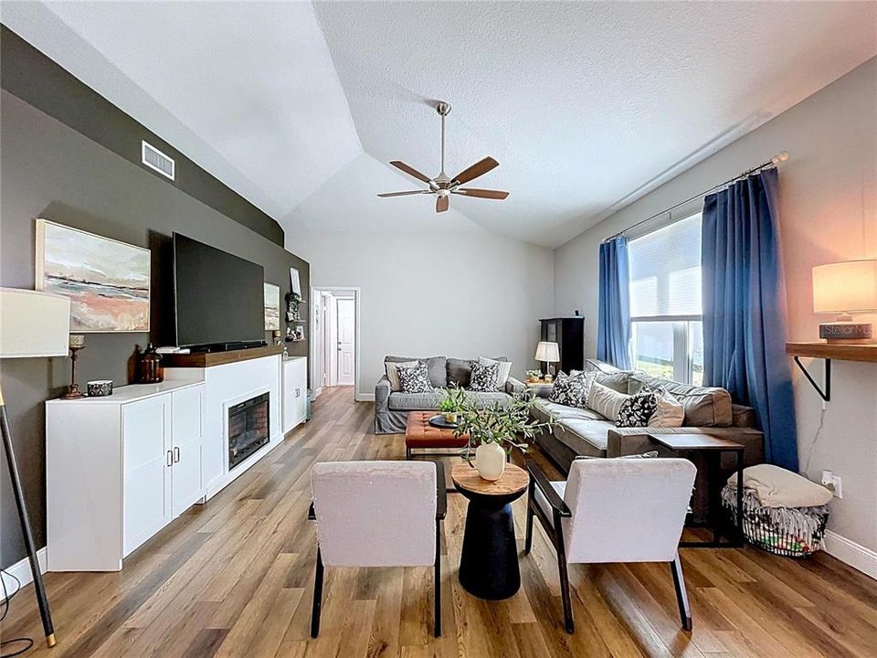 For Sale: $439,000 (4 beds, 3 baths, 2242 Square Feet)