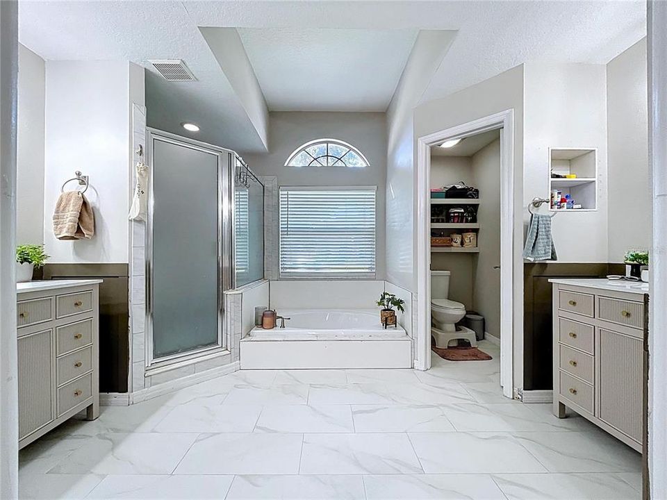 For Sale: $439,000 (4 beds, 3 baths, 2242 Square Feet)