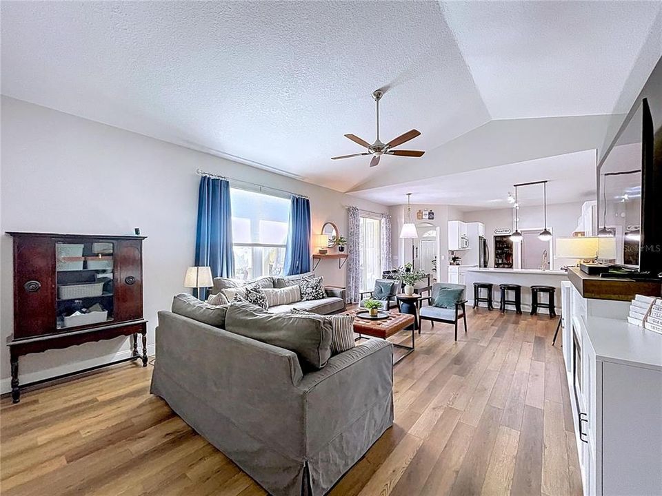 For Sale: $439,000 (4 beds, 3 baths, 2242 Square Feet)